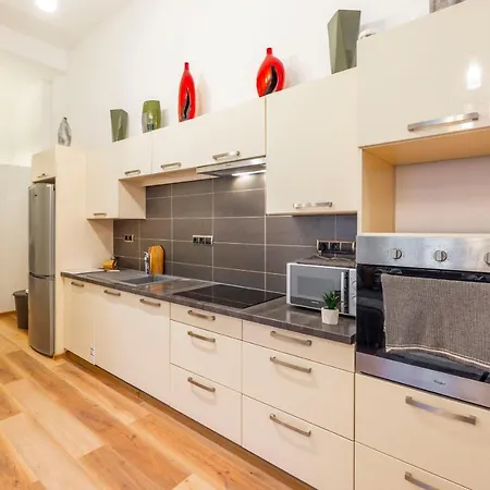 Apartmán Spacious & Cozy W/ Terrace Budapešť