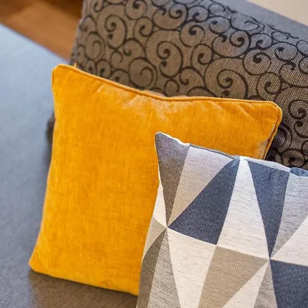 Spacious & Cozy W/ Terrace Daire *