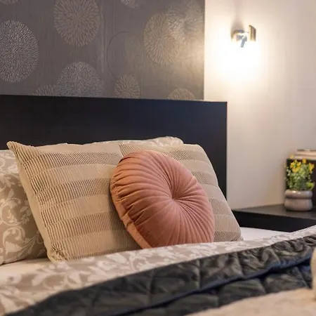 Spacious & Cozy W/ Terrace Budapest