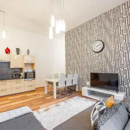 Spacious & Cozy W/ Terrace * Budapest