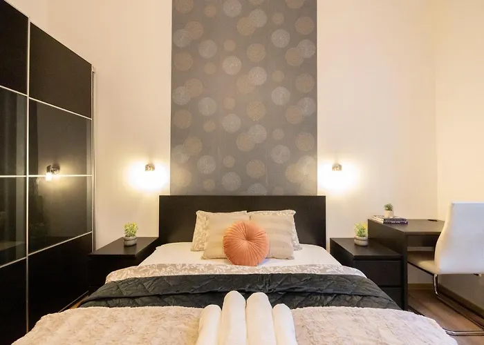 Apartment Spacious & Cozy W/ Terrace
