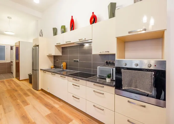 דירה Spacious & Cozy W/ Terrace בודפשט