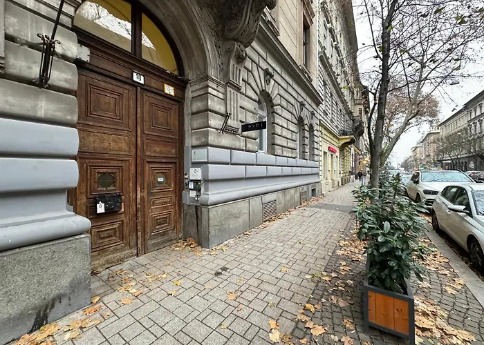 Spacious & Cozy W/ Terrace Budapest