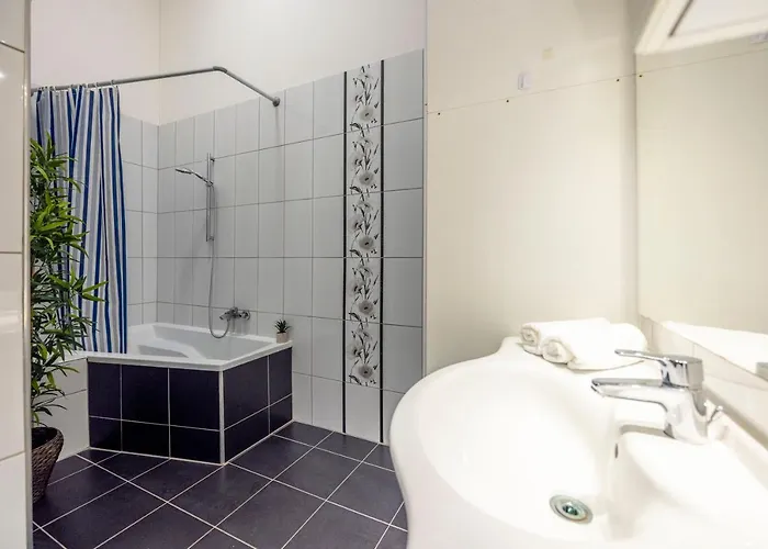 Apartament Spacious & Cozy W/ Terrace *
