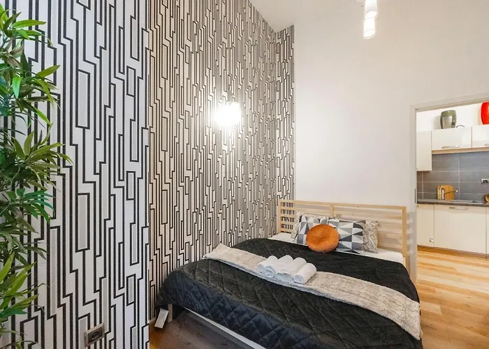 Spacious & Cozy W/ Terrace Apartament *