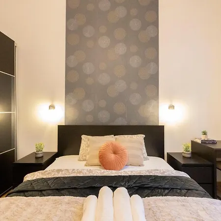 Apartamento Spacious & Cozy W/ Terrace
