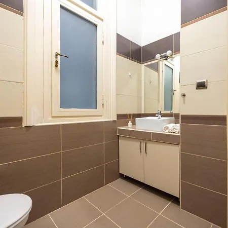 Spacious & Cozy W/ Terrace Apartamento *