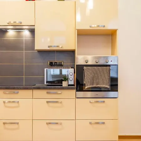 Spacious & Cozy W/ Terrace Apartment Budapest