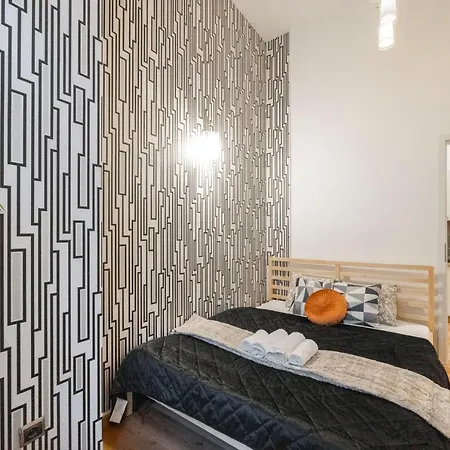 Spacious & Cozy W/ Terrace Lägenhet *